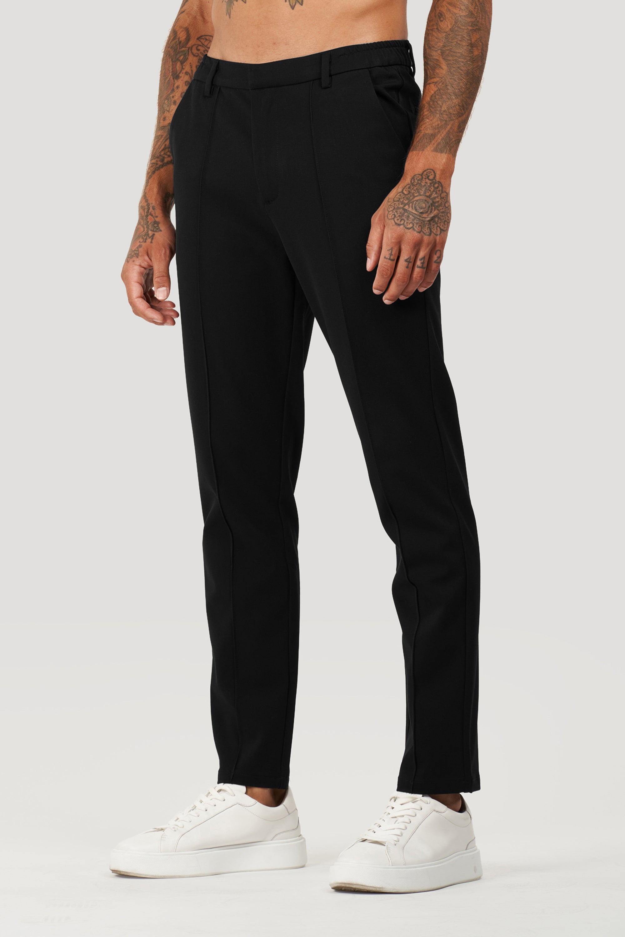 Pantalones capri negros a medida para hombre de Forth