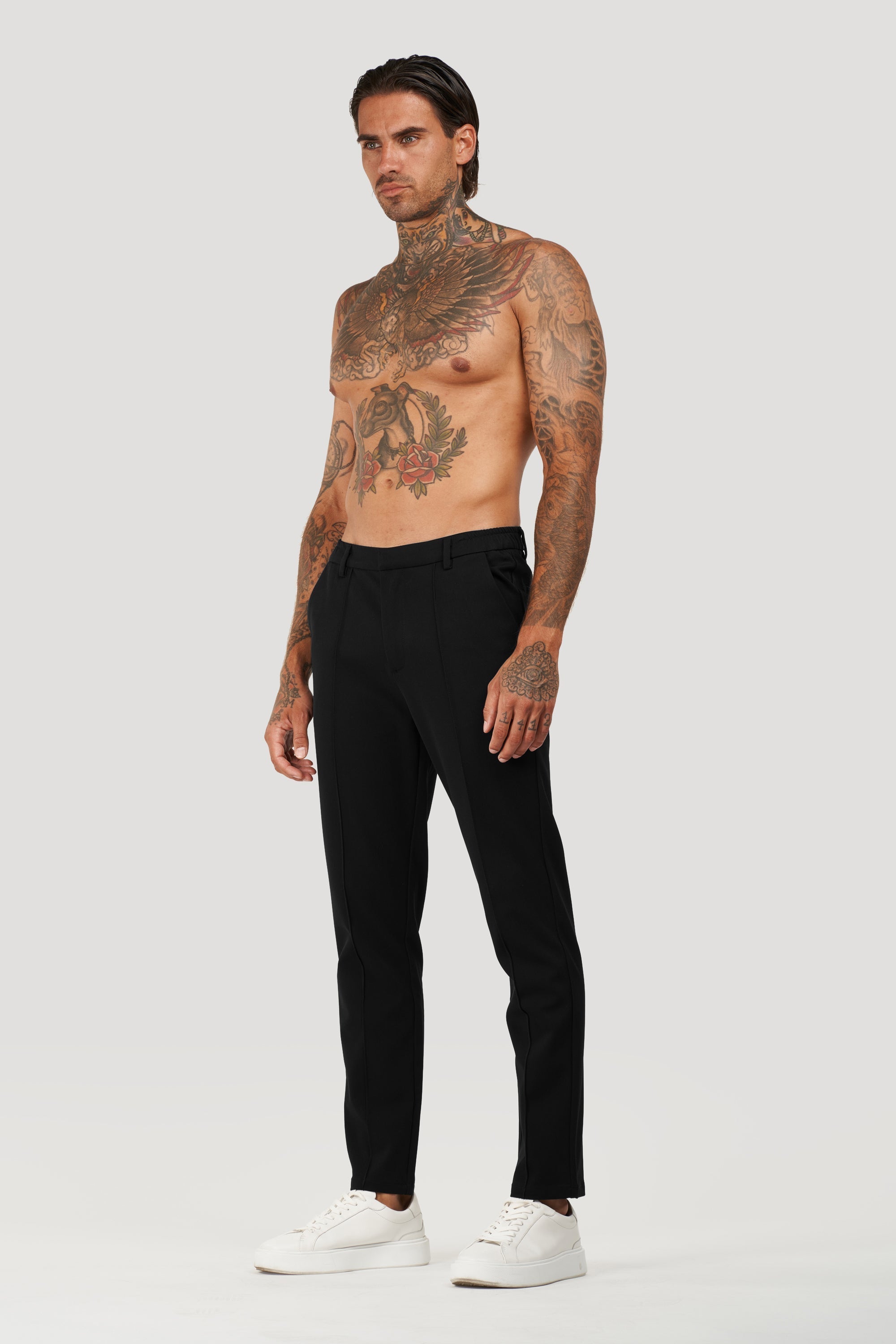 Pantalones capri negros a medida para hombre de Forth