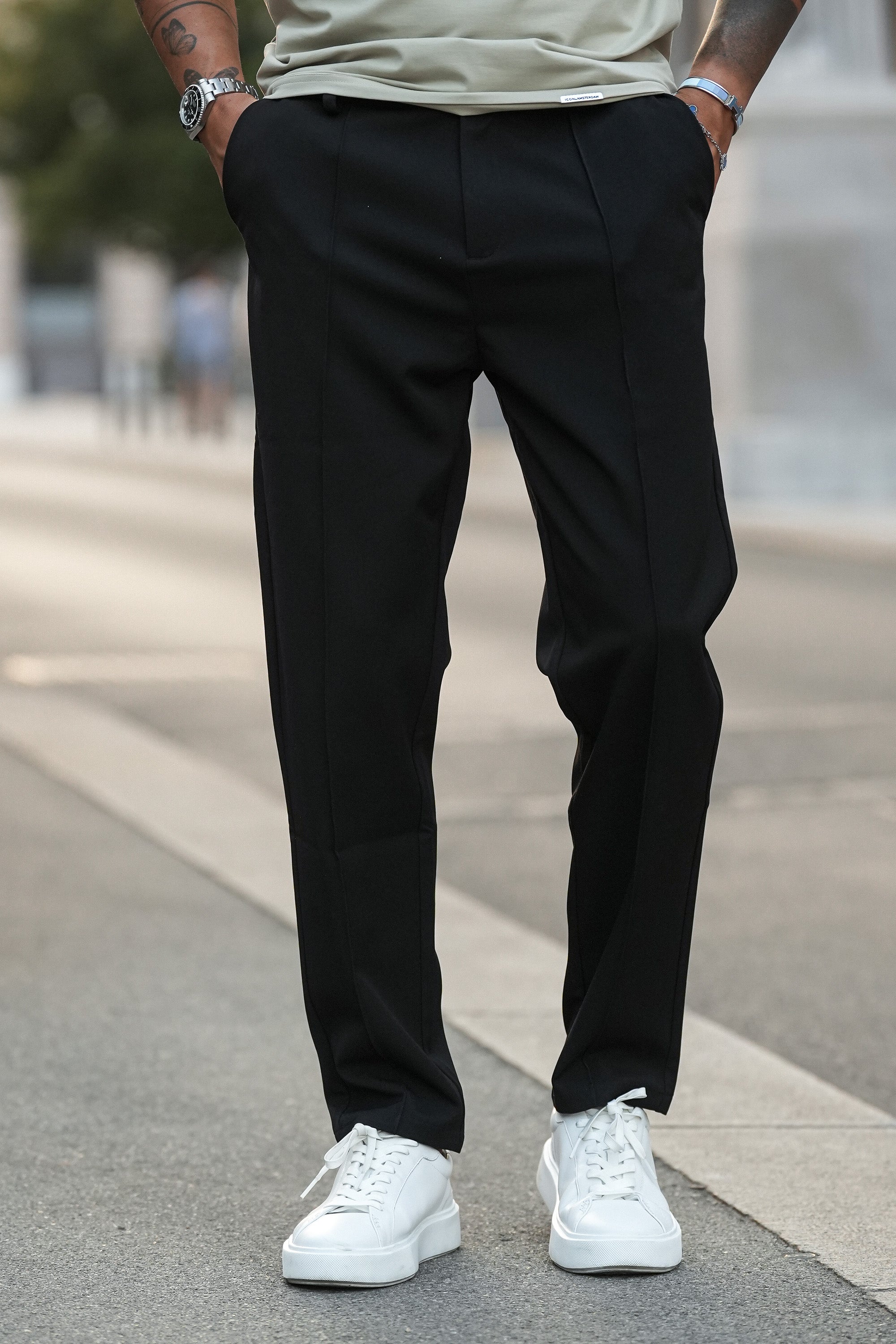 Pantalones capri negros a medida para hombre de Forth