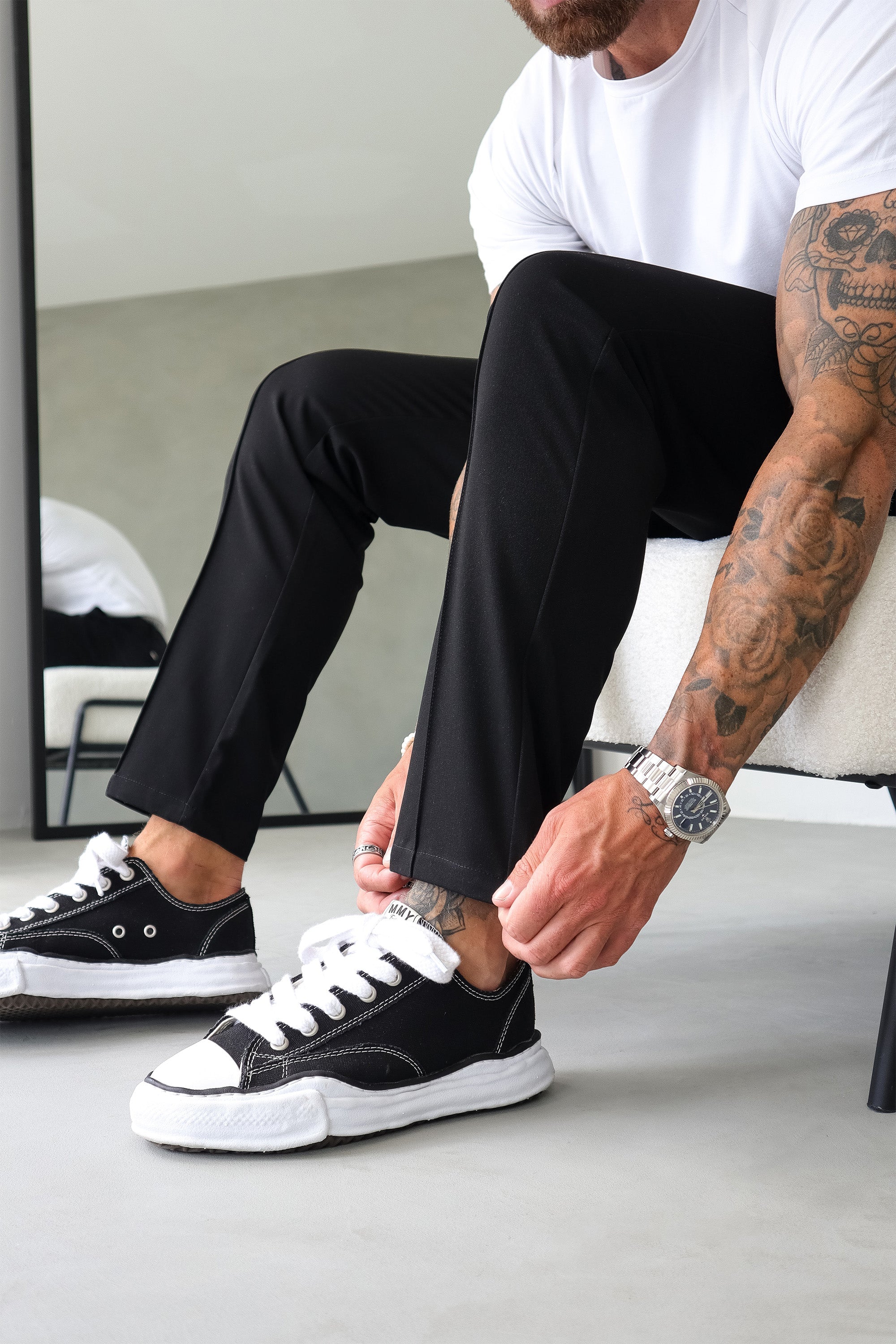 Pantalones capri negros a medida para hombre de Forth