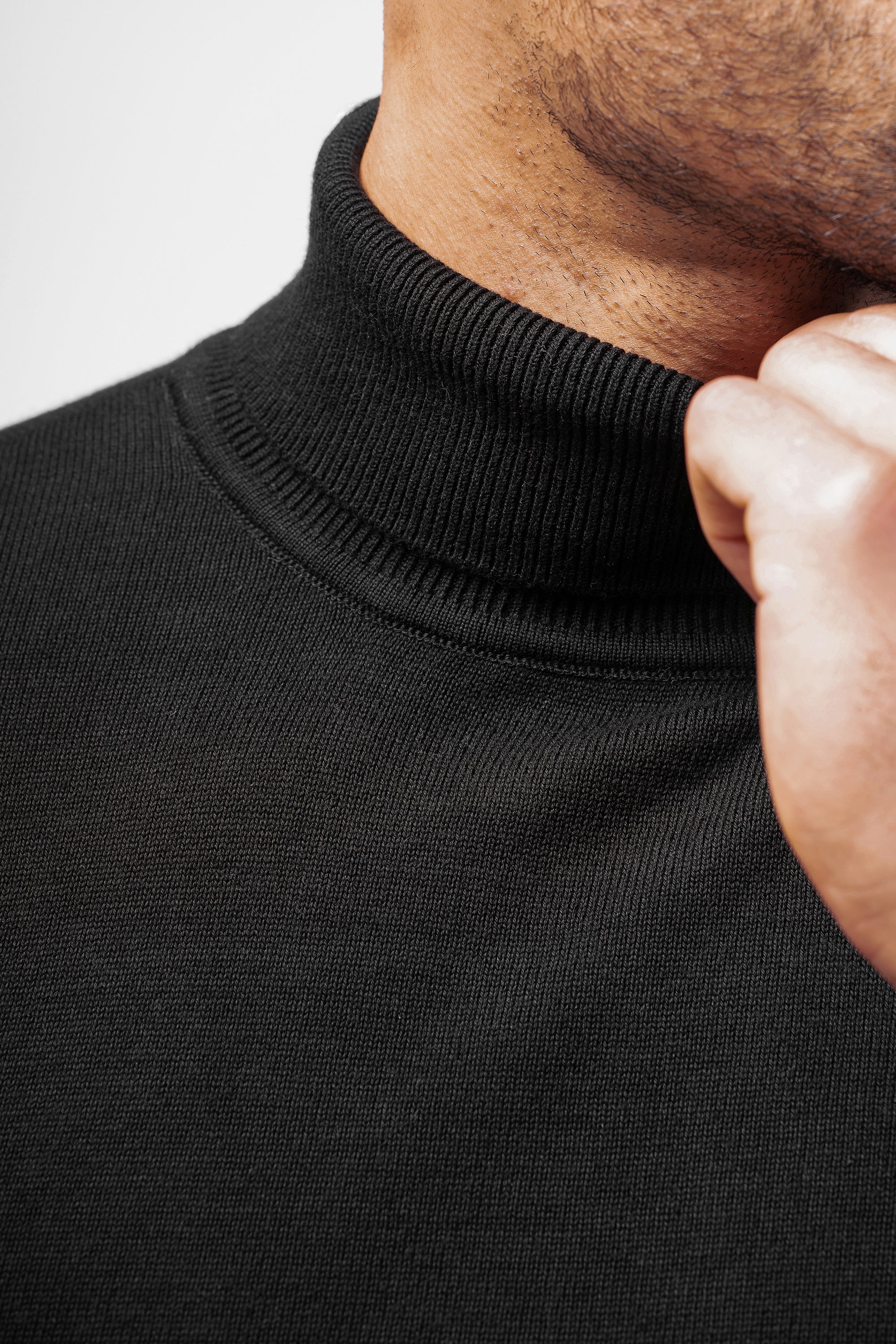 Suéter negro para hombre Forth 